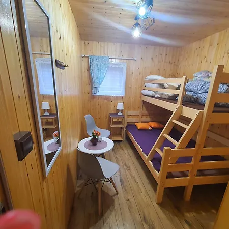 Pod Sosnami Letnisko *