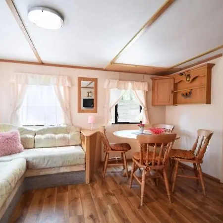 Pod Sosnami Osrodek Wypoczynkowy Letnisko 別荘 *