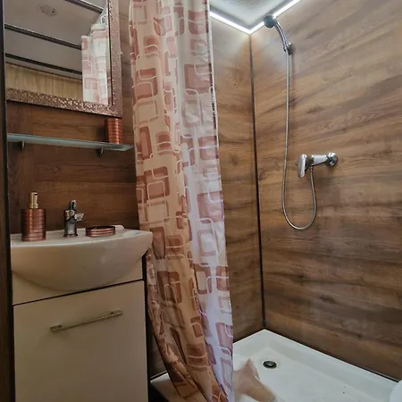 別荘 Pod Sosnami Osrodek Wypoczynkowy Letnisko ボシュコボ