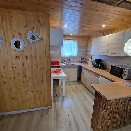 Pod Sosnami Letnisko *