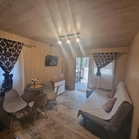 Pod Sosnami Letnisko *