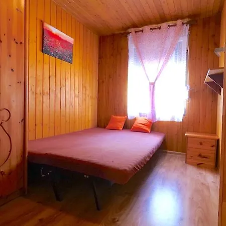 Pod Sosnami Letnisko *