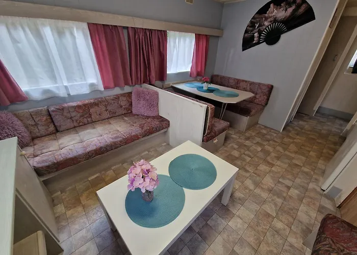 Pod Sosnami Osrodek Wypoczynkowy Letnisko Ferienhaus *