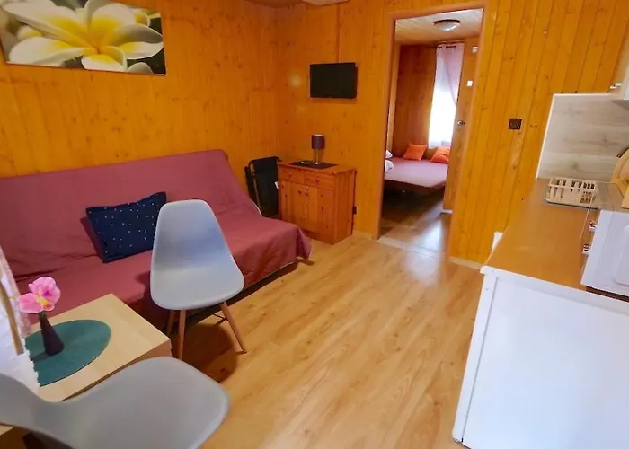 Pod Sosnami Osrodek Wypoczynkowy Letnisko Ferienhaus