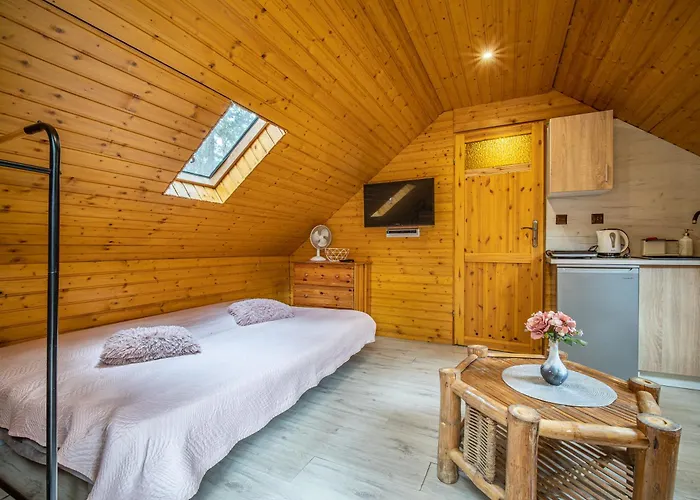 Pod Sosnami Osrodek Wypoczynkowy Letnisko בית נופש בוז'קובו